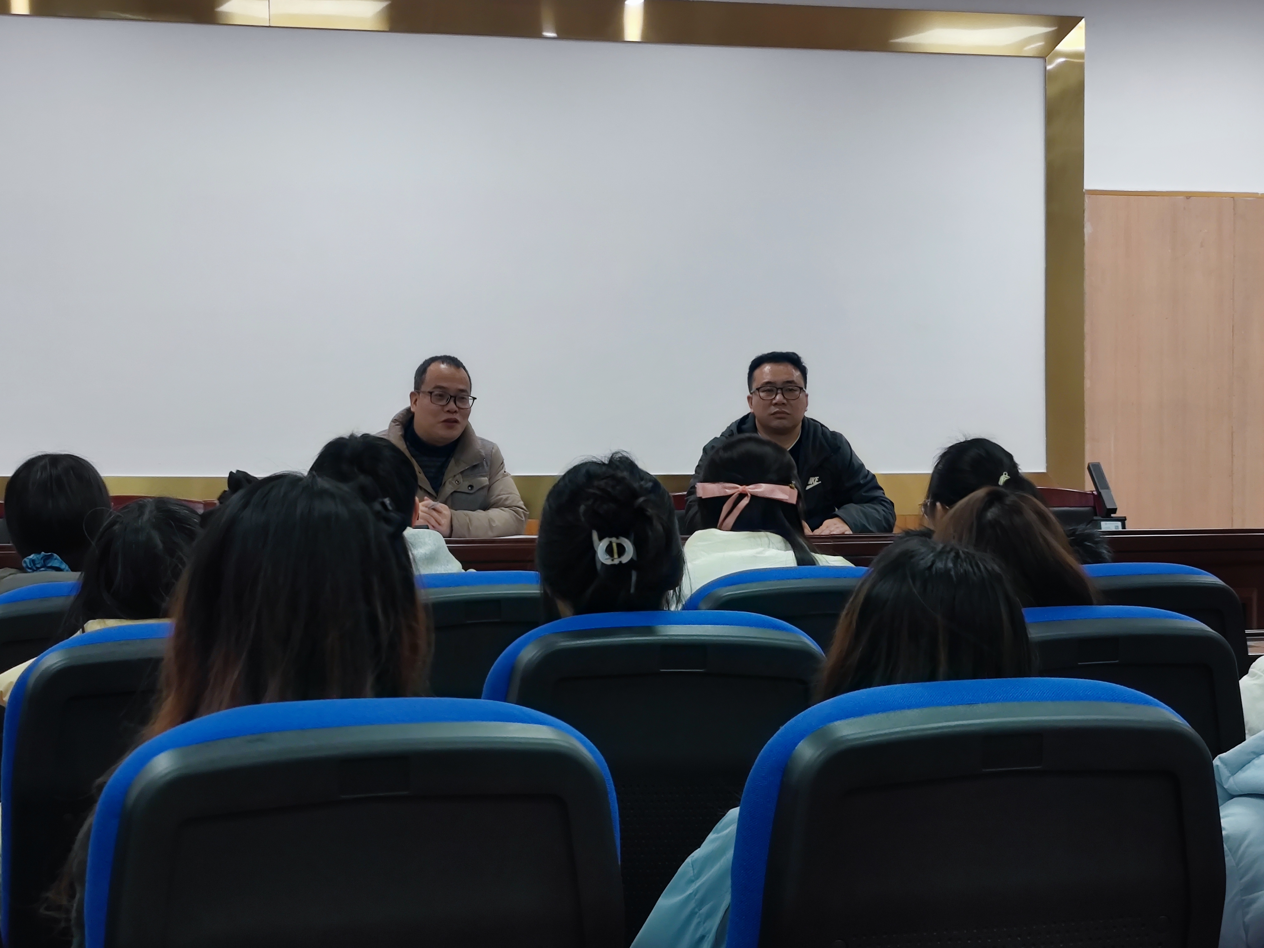 gaVz_1741507258650075601.jpg 4C6E06D39BDA31ABF6FAC7E9101FEA7F.jpg